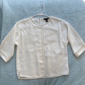 White 3/4 sleeve shirt